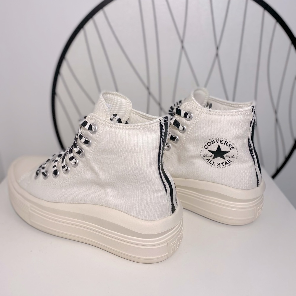 Converse Women’s Chuck Taylor High Top Platform